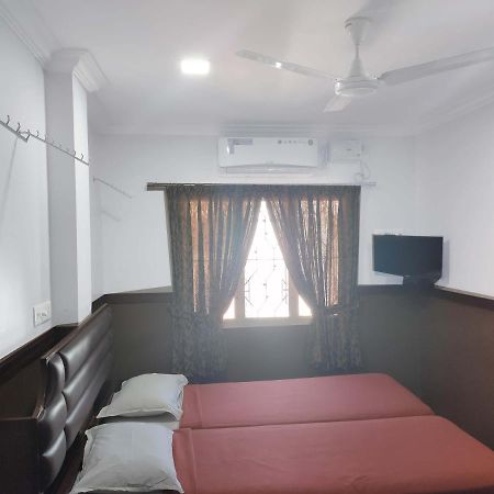 Hotel Maple Regency Kochi Dış mekan fotoğraf