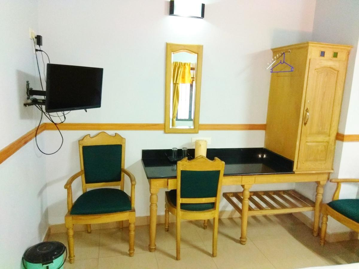 Hotel Maple Regency Kochi Dış mekan fotoğraf