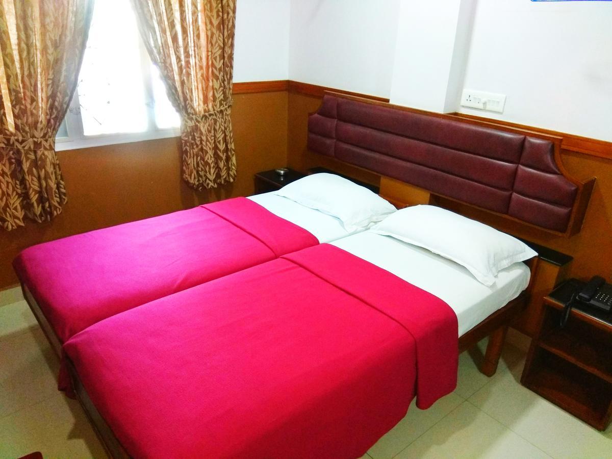 Hotel Maple Regency Kochi Dış mekan fotoğraf