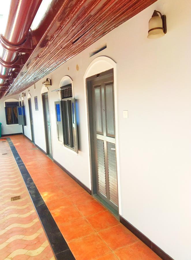 Hotel Maple Regency Kochi Dış mekan fotoğraf