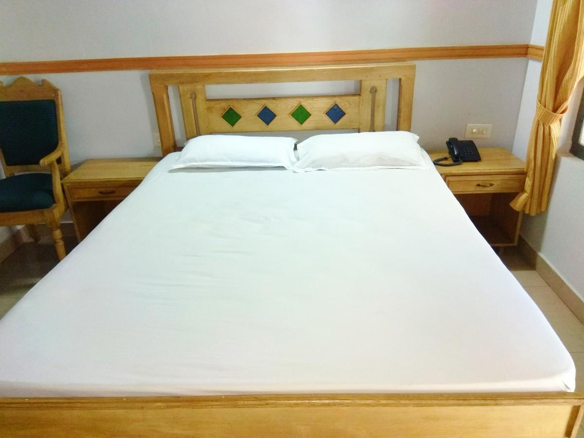 Hotel Maple Regency Kochi Dış mekan fotoğraf
