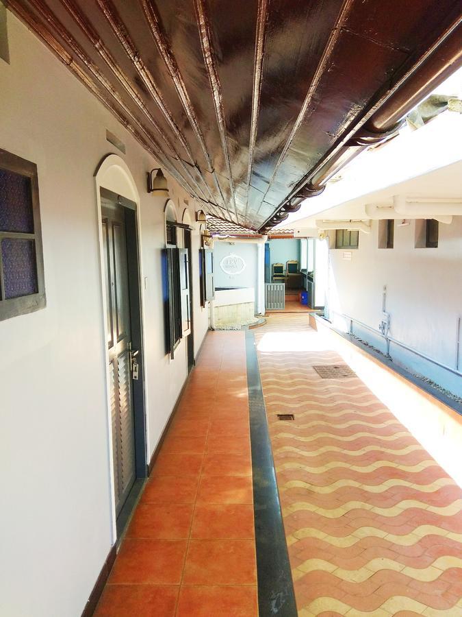 Hotel Maple Regency Kochi Dış mekan fotoğraf