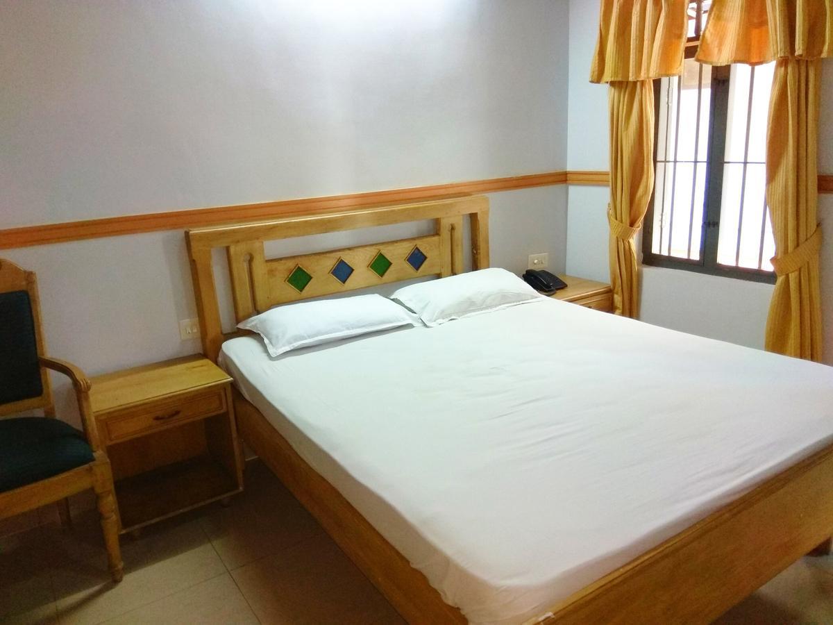 Hotel Maple Regency Kochi Dış mekan fotoğraf
