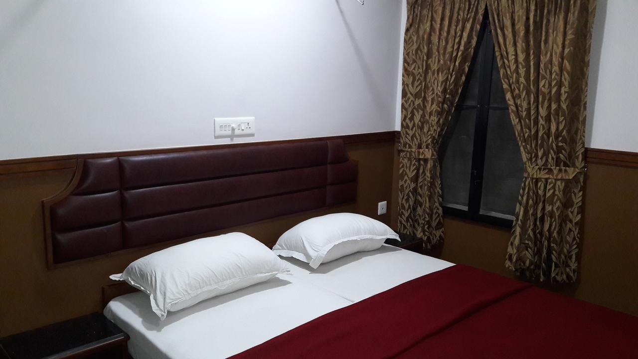 Hotel Maple Regency Kochi Dış mekan fotoğraf
