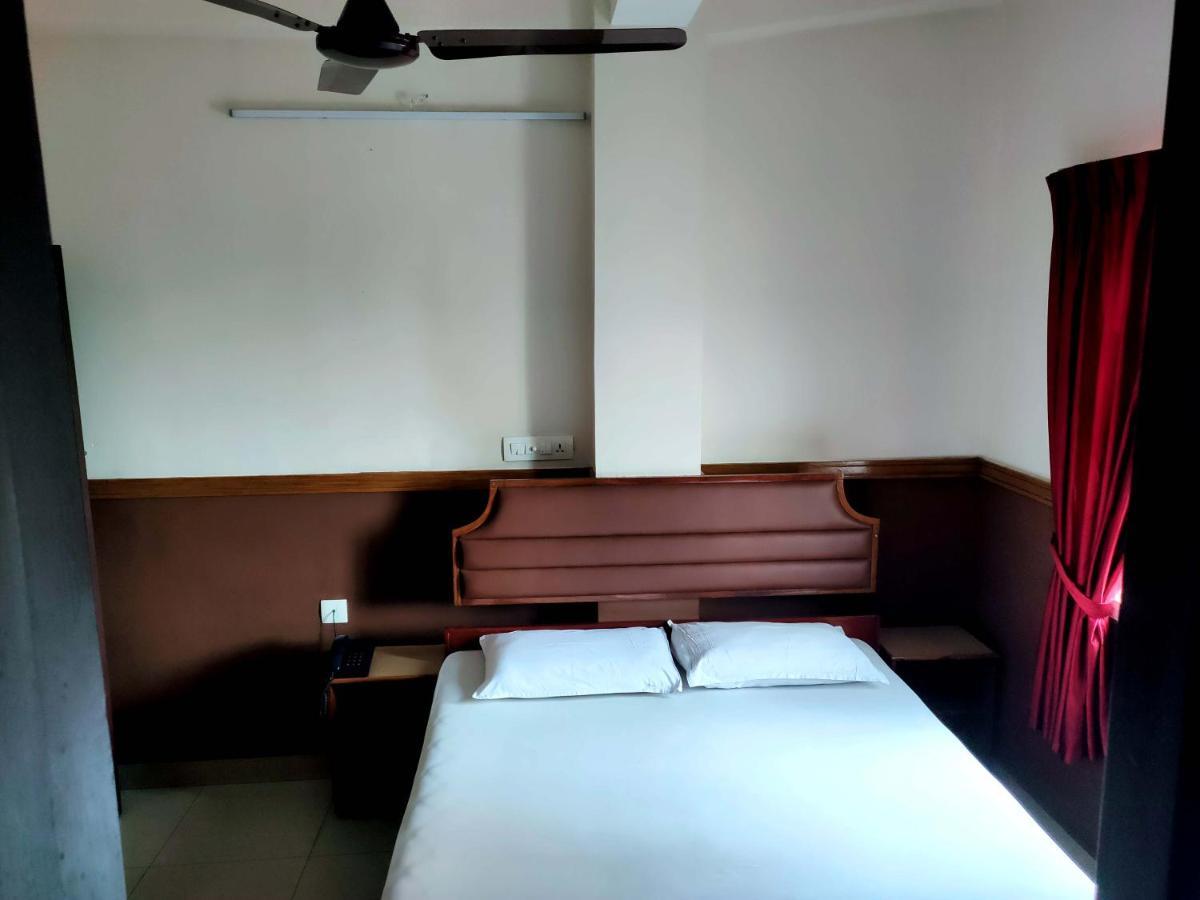 Hotel Maple Regency Kochi Dış mekan fotoğraf