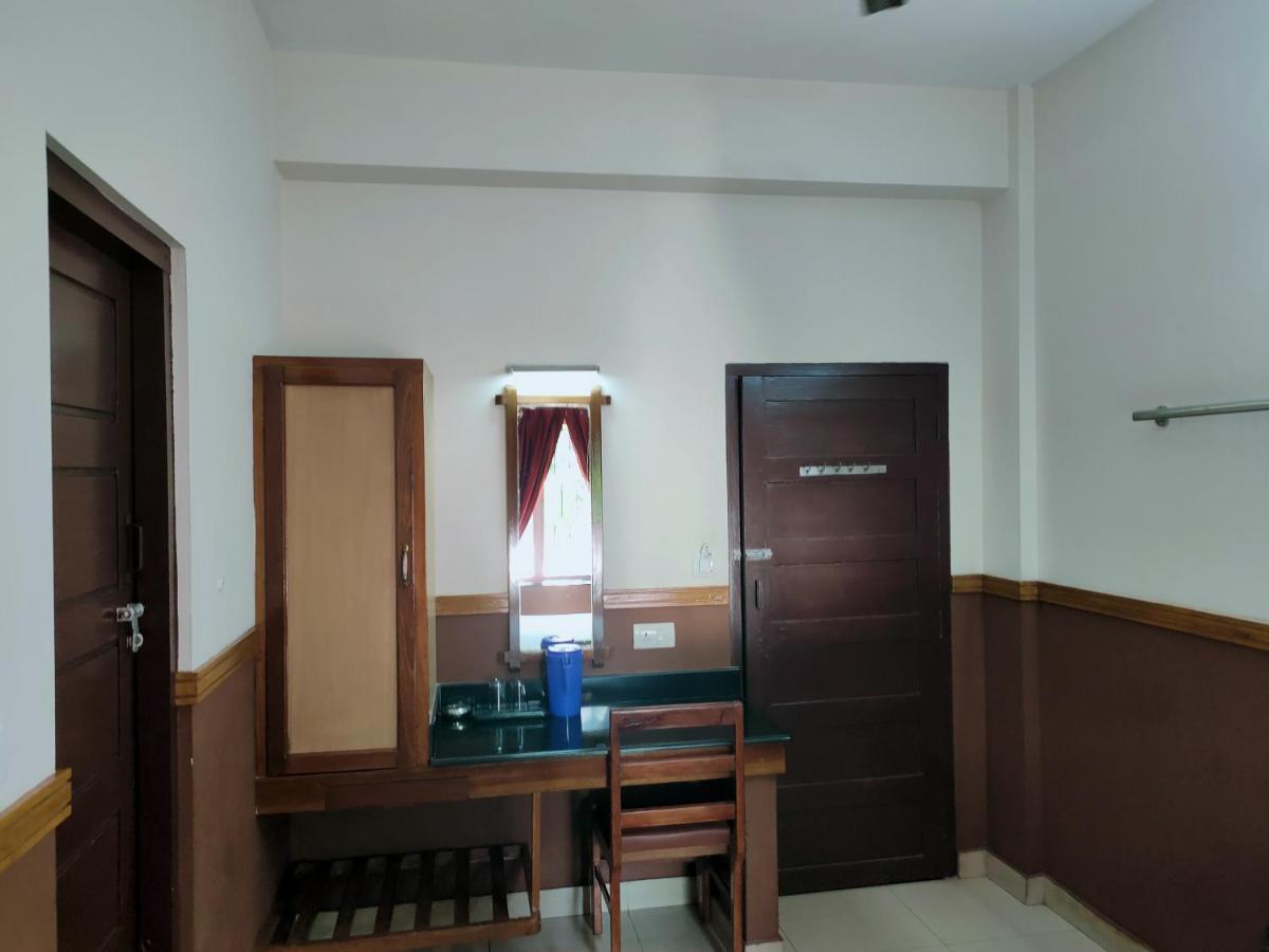 Hotel Maple Regency Kochi Dış mekan fotoğraf