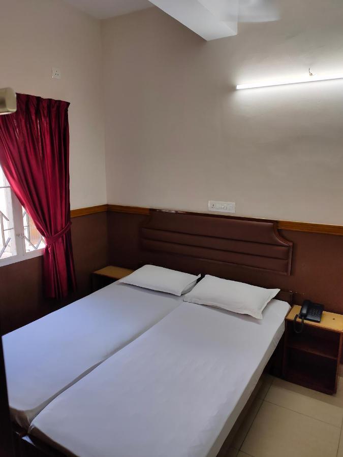 Hotel Maple Regency Kochi Dış mekan fotoğraf