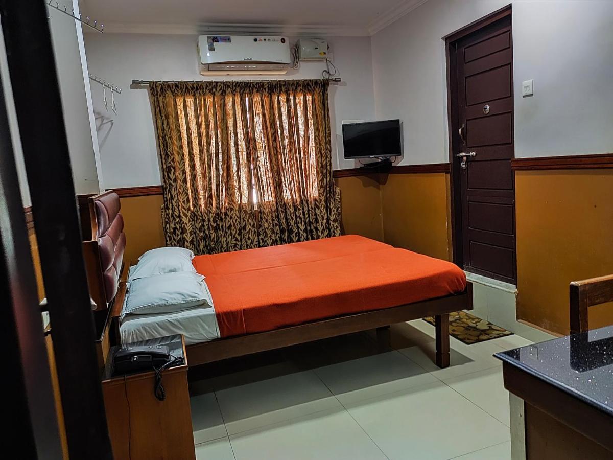 Hotel Maple Regency Kochi Dış mekan fotoğraf